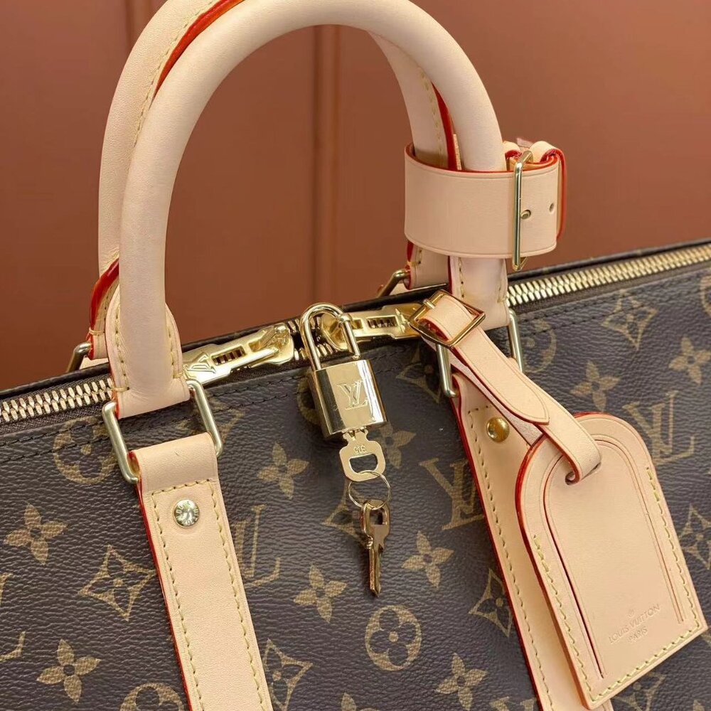 Louis Vuitton Handheld Bags, Chain Bags - Picture 5 of 9